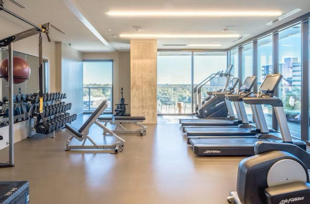 48 East Ave #2206 Austin, TX 78701