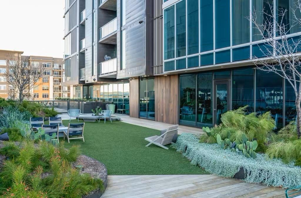 48 East Ave #2206 Austin, TX 78701