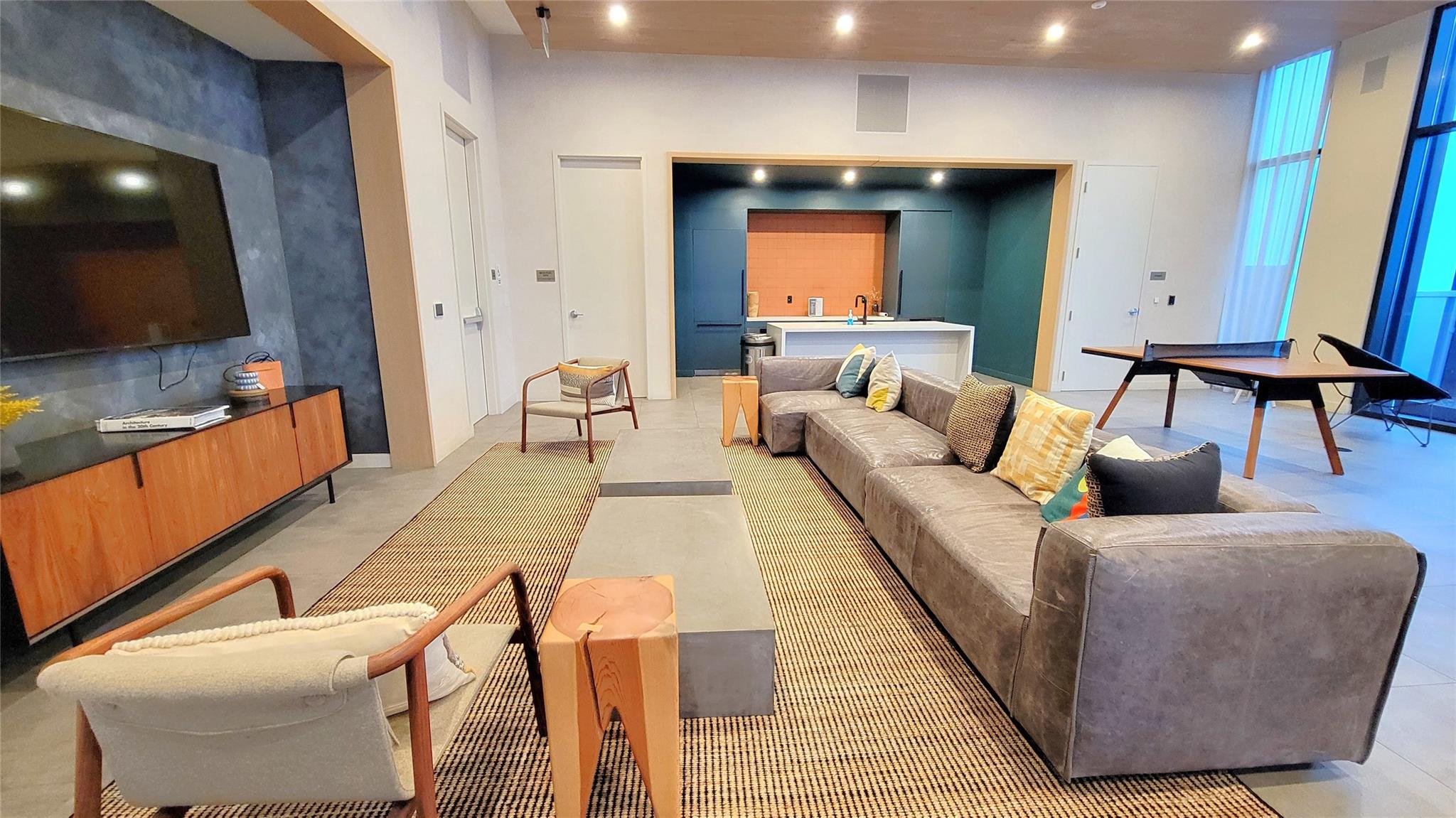 48 East Ave #2206 Austin, TX 78701