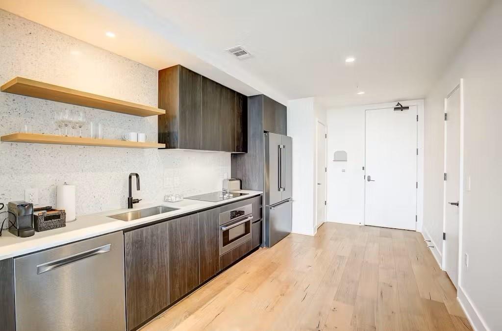 48 East Ave #2206 Austin, TX 78701