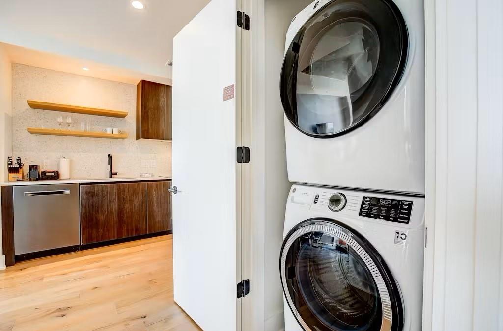 48 East Ave #2206 Austin, TX 78701