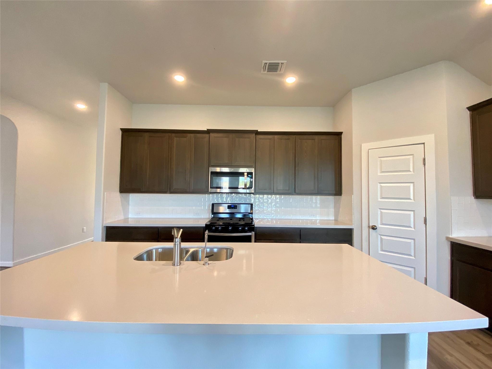 110 Joseph Hawkins Ln Bastrop, TX 78602