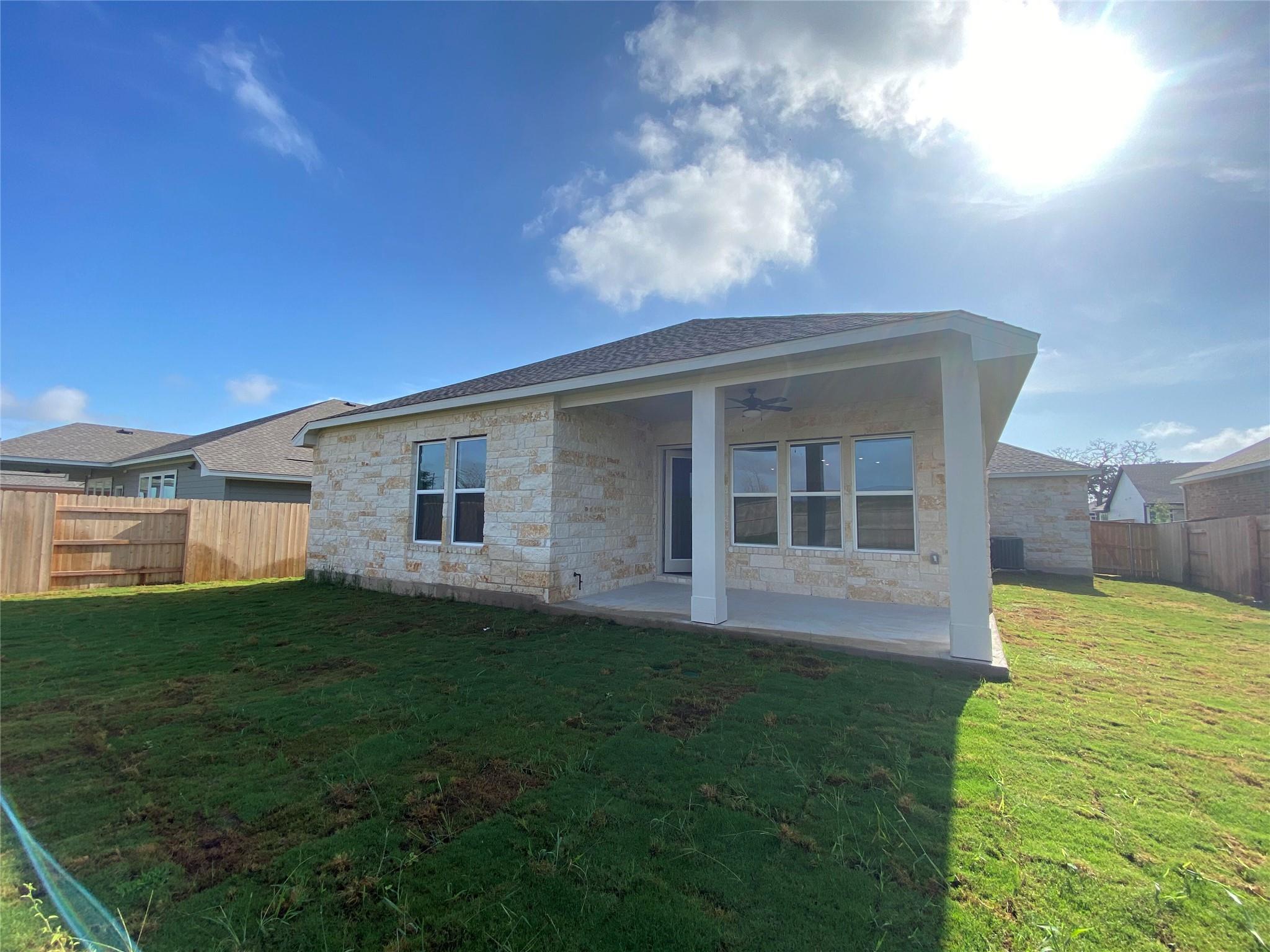 110 Joseph Hawkins Ln Bastrop, TX 78602