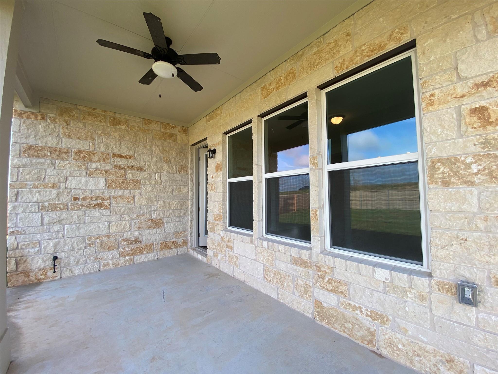 110 Joseph Hawkins Ln Bastrop, TX 78602