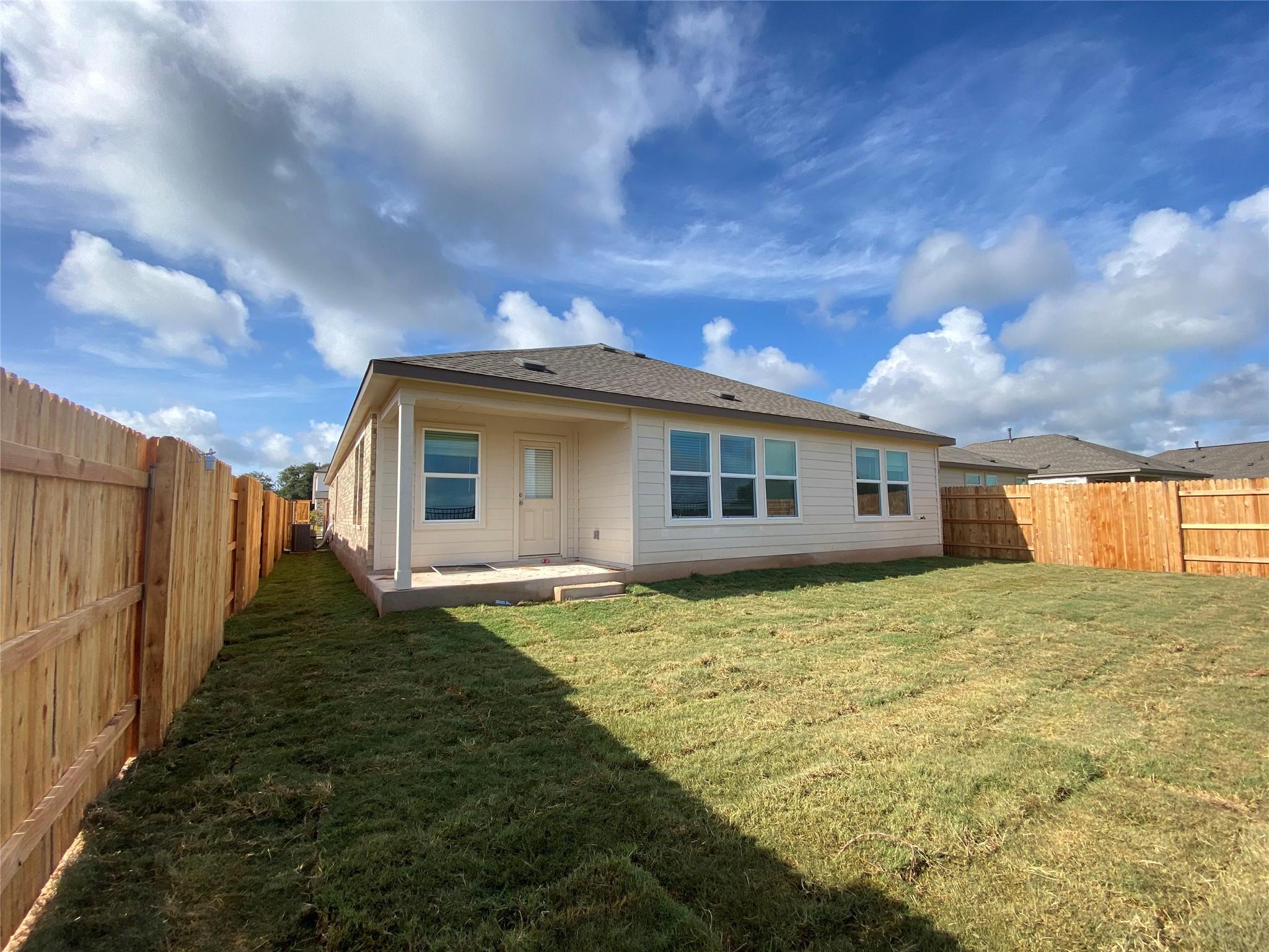 110 Joseph Hawkins Ln Bastrop, TX 78602