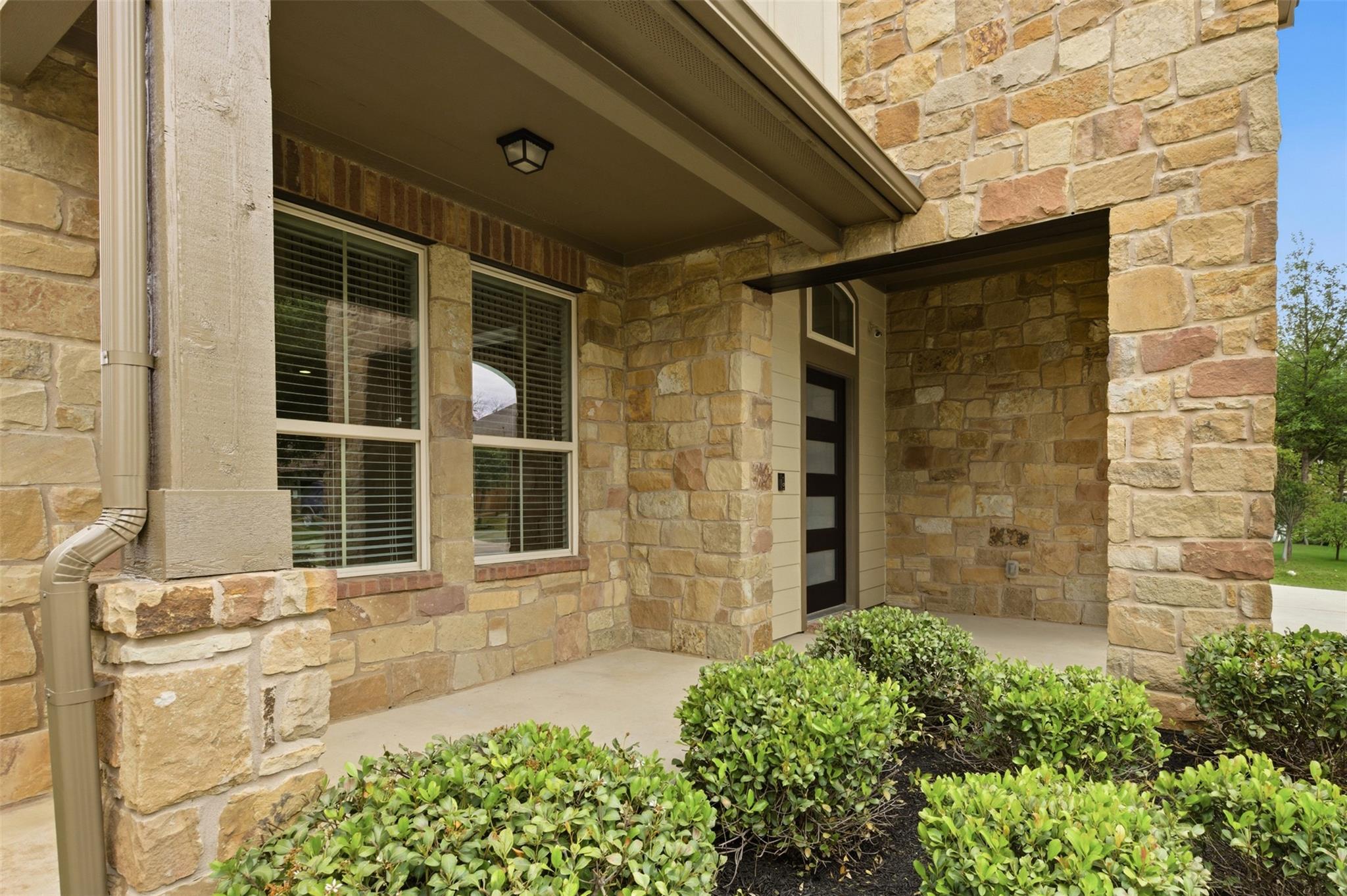 2004 Garretts Way Manchaca, TX 78652