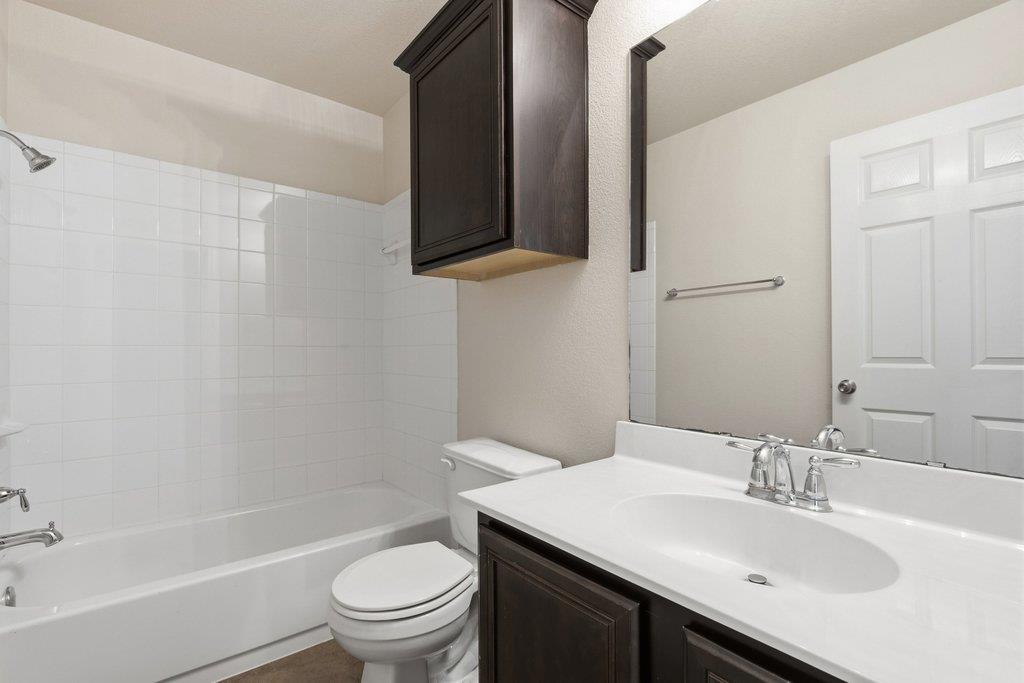 1601 Waxberry Ln Austin, TX 78748