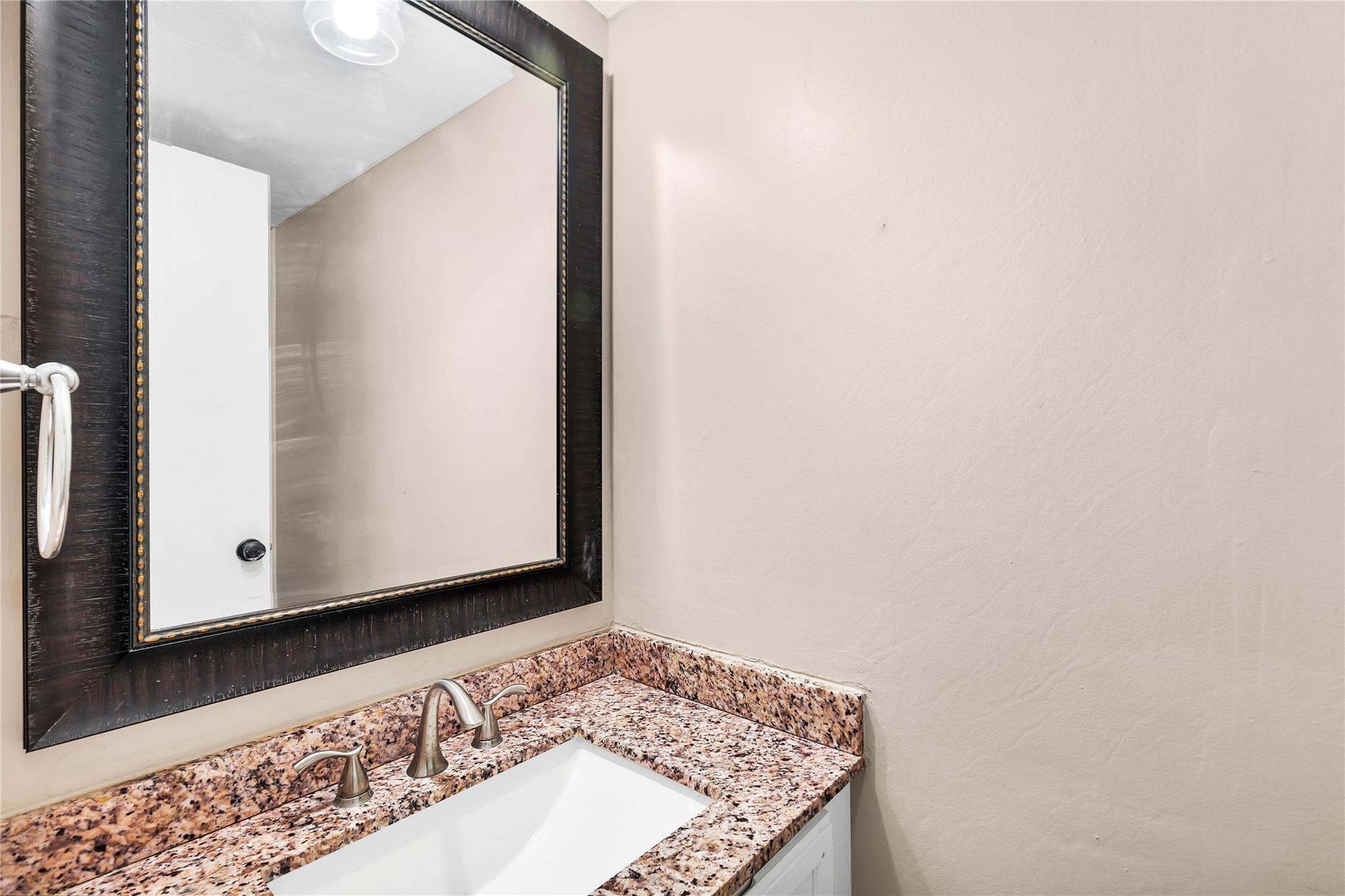 3607 Las Colinas Dr #B Austin, TX 78731