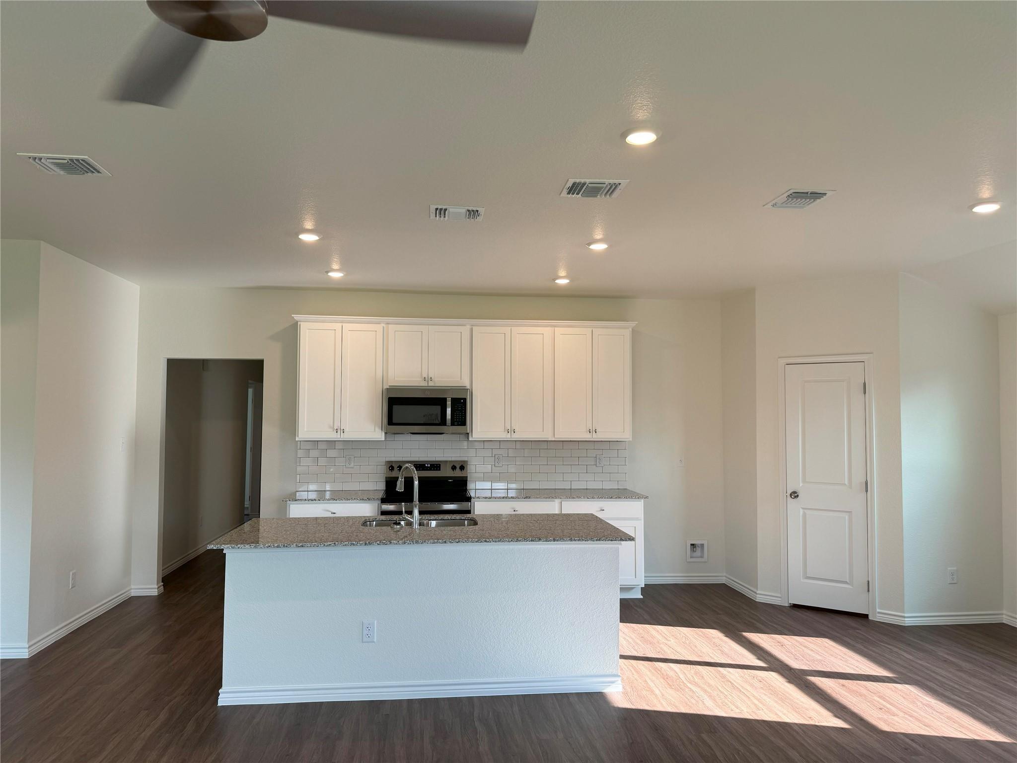 501 Double Vision Rd Jarrell, TX 76537