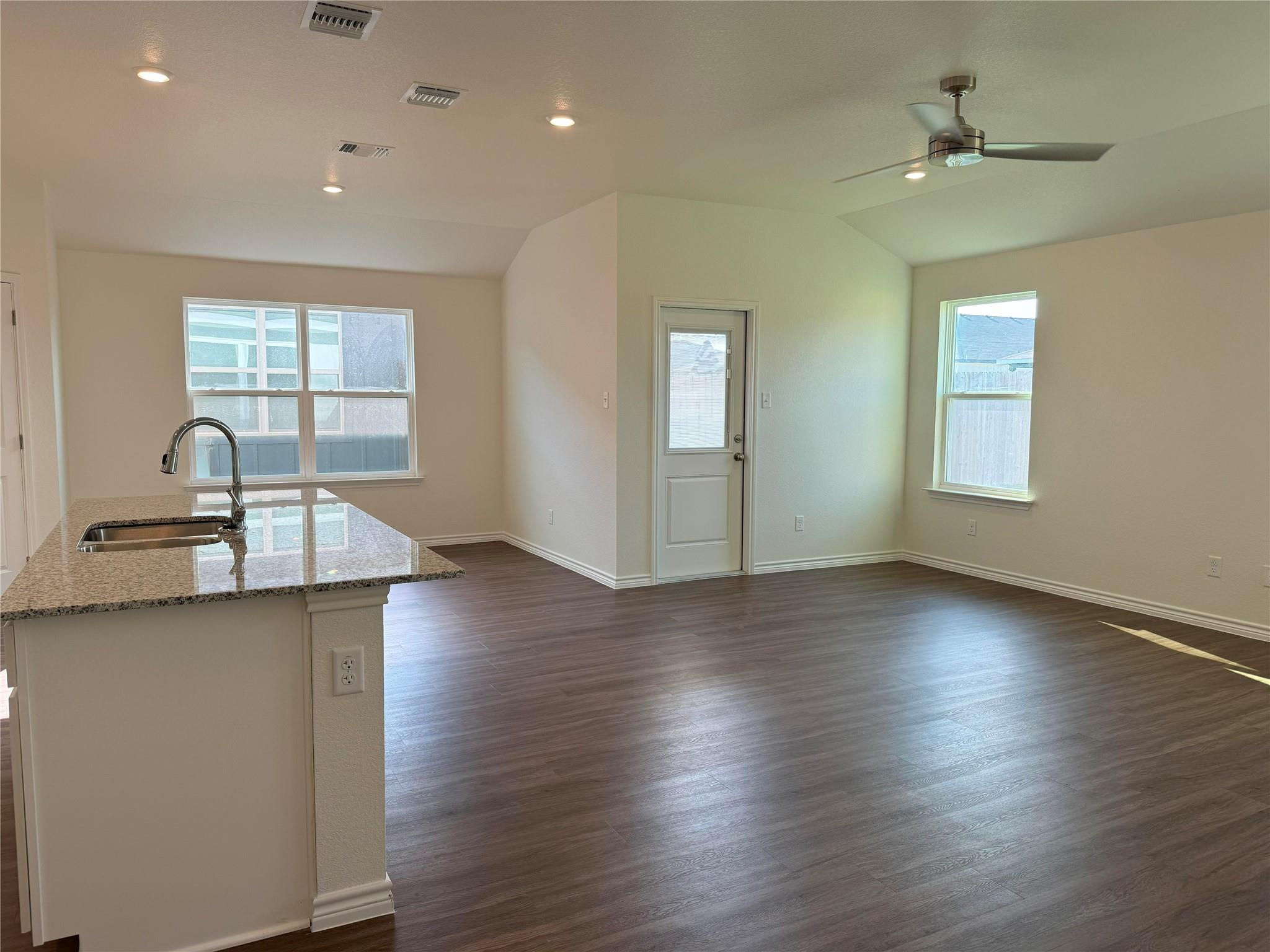 501 Double Vision Rd Jarrell, TX 76537