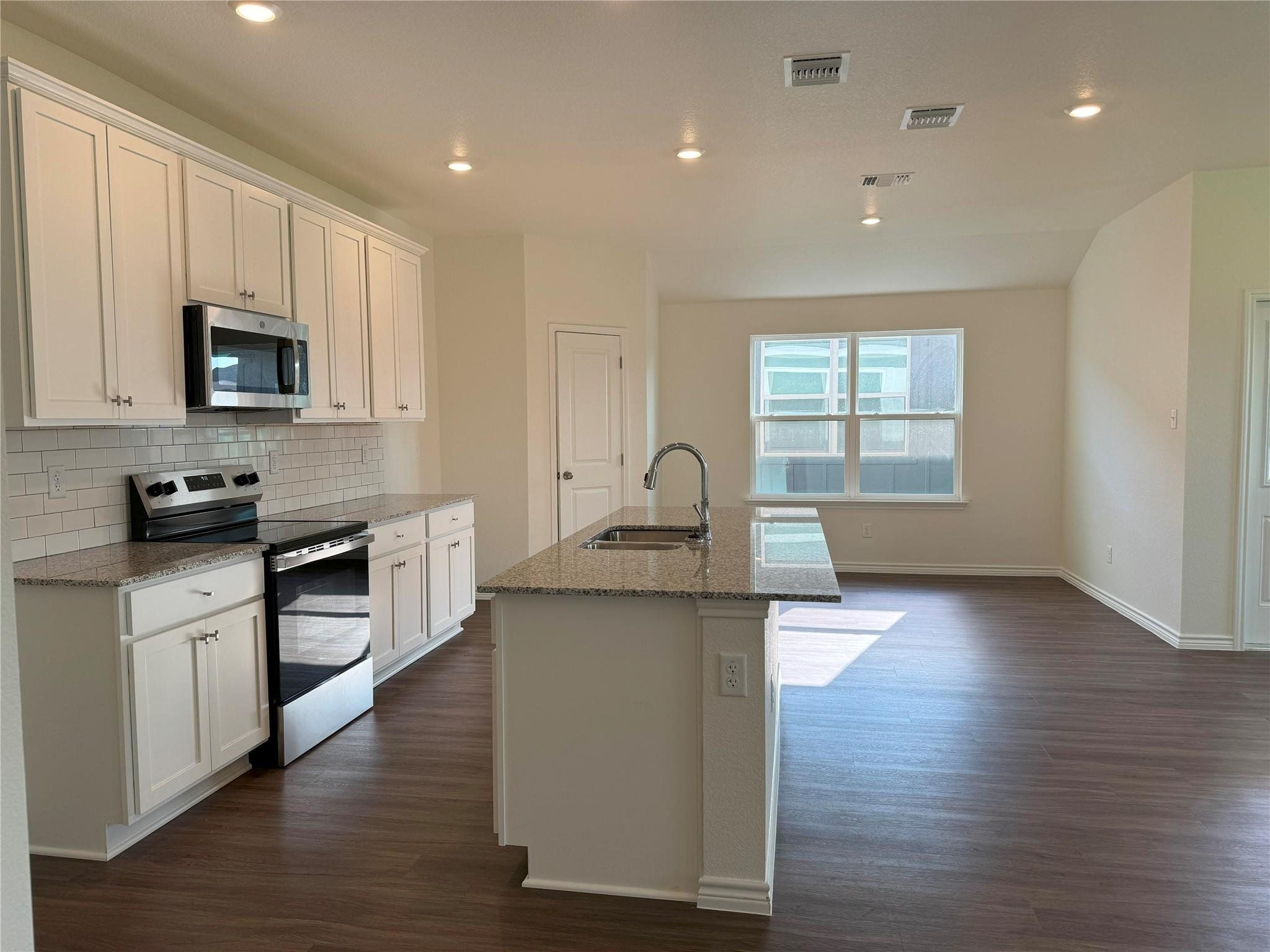 501 Double Vision Rd Jarrell, TX 76537