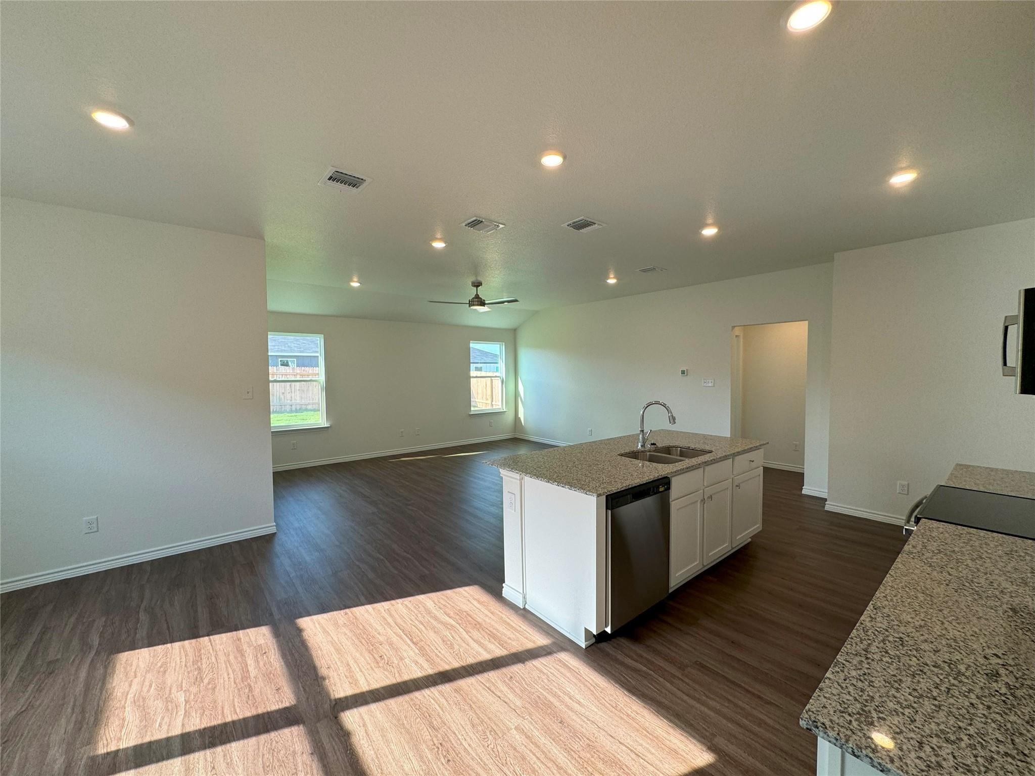 501 Double Vision Rd Jarrell, TX 76537