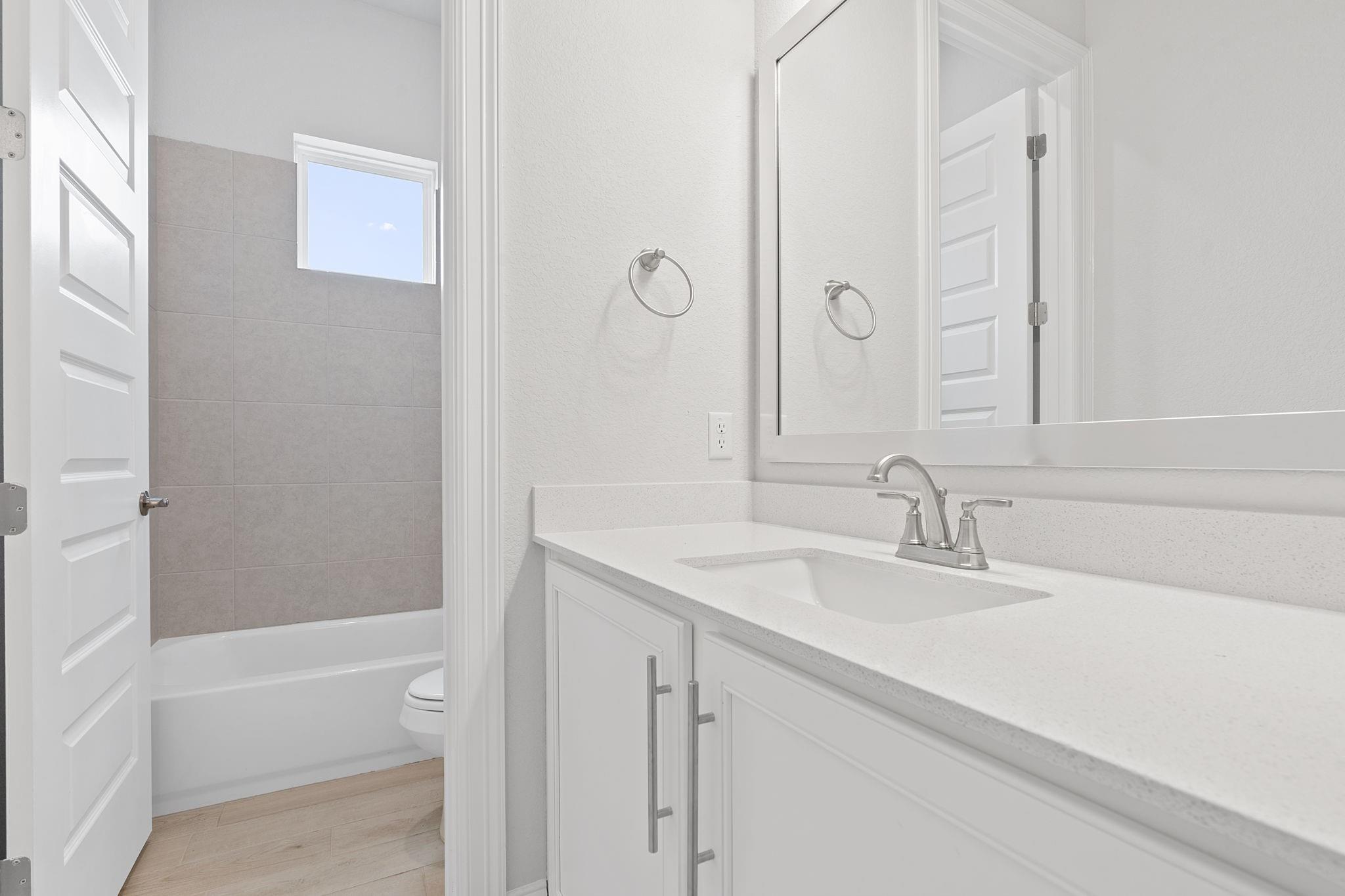 102 Majestic Arroyo Way Lakeway, TX 78738