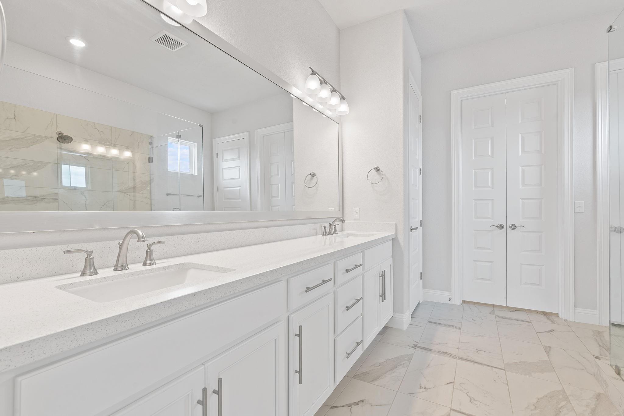 102 Majestic Arroyo Way Lakeway, TX 78738