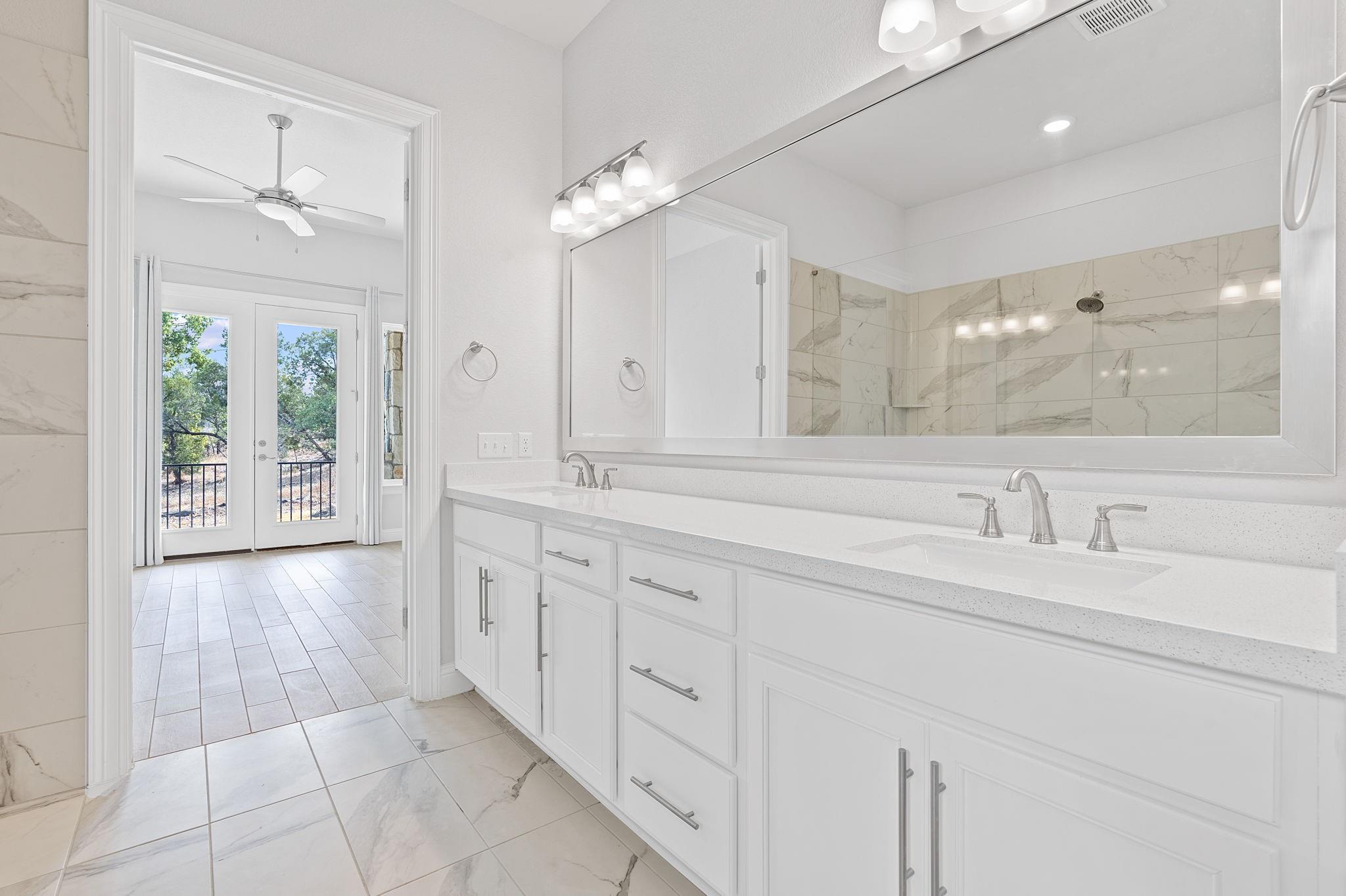 102 Majestic Arroyo Way Lakeway, TX 78738