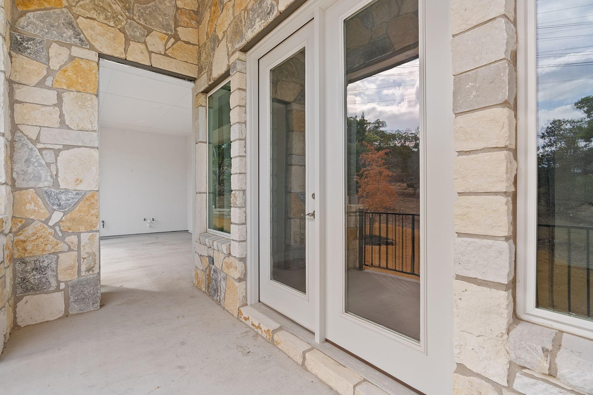 102 Majestic Arroyo Way Lakeway, TX 78738