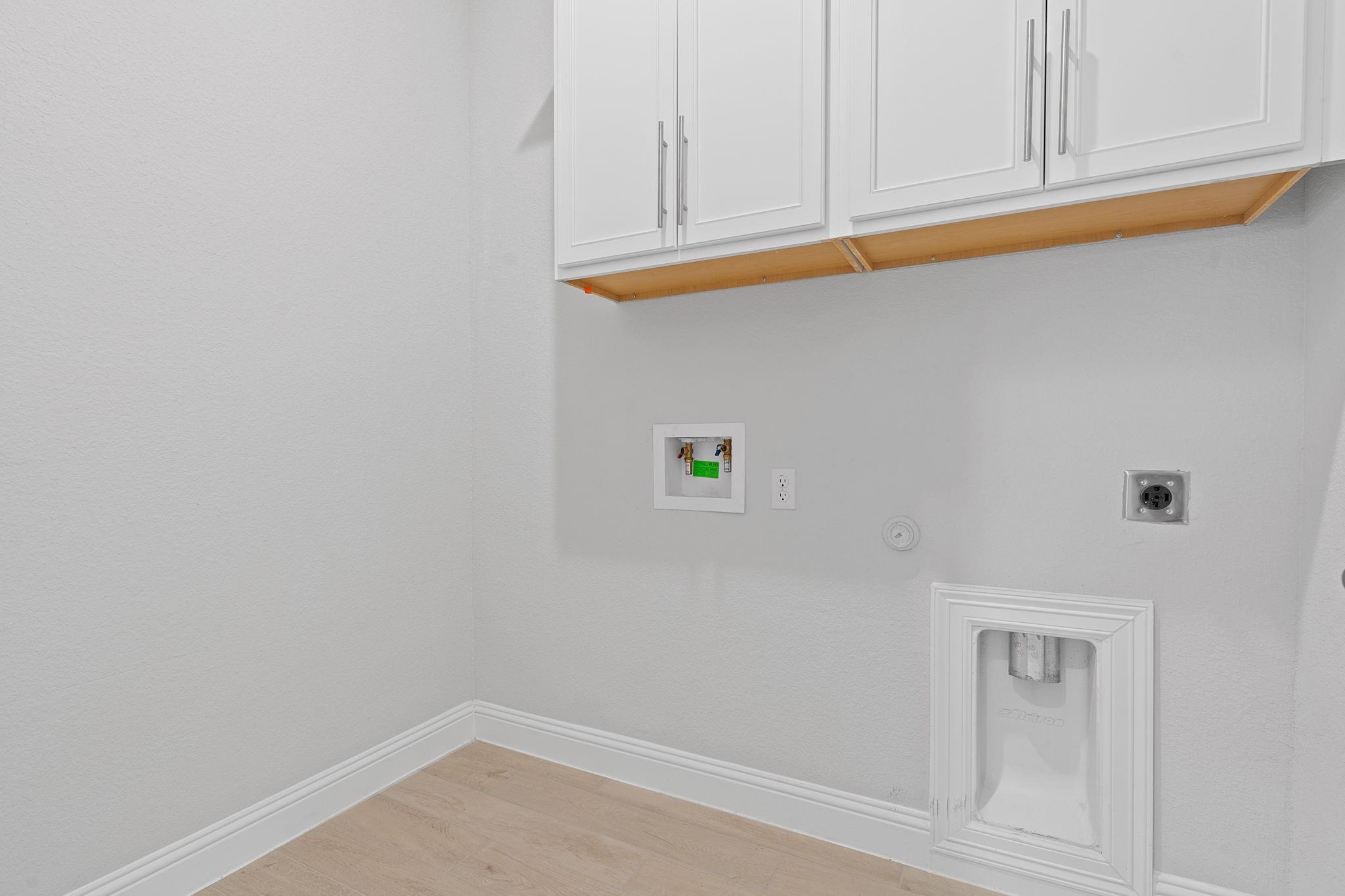 102 Majestic Arroyo Way Lakeway, TX 78738