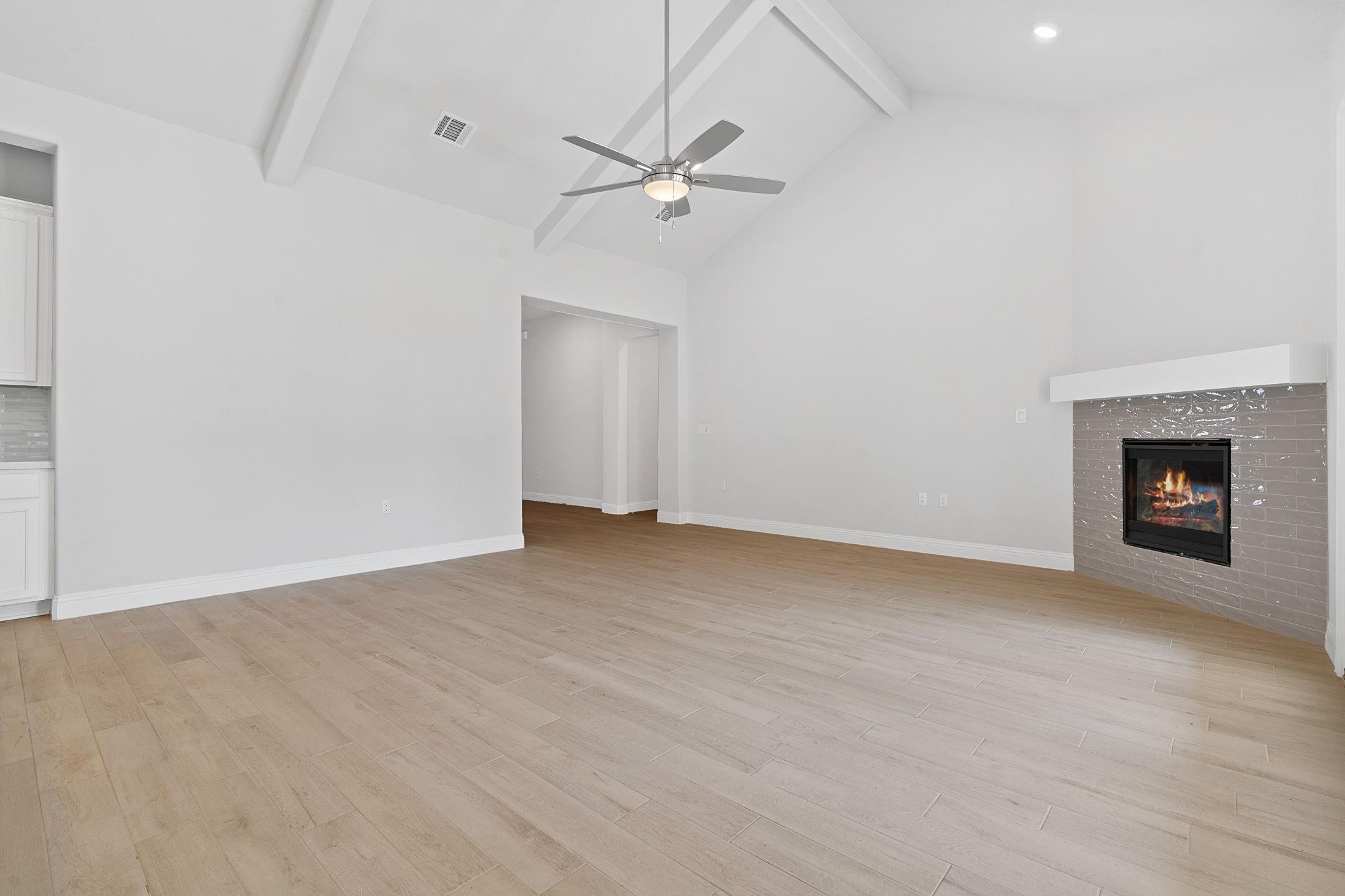 102 Majestic Arroyo Way Lakeway, TX 78738