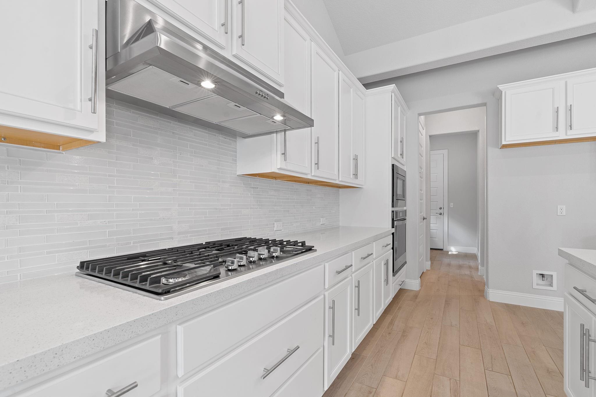 102 Majestic Arroyo Way Lakeway, TX 78738