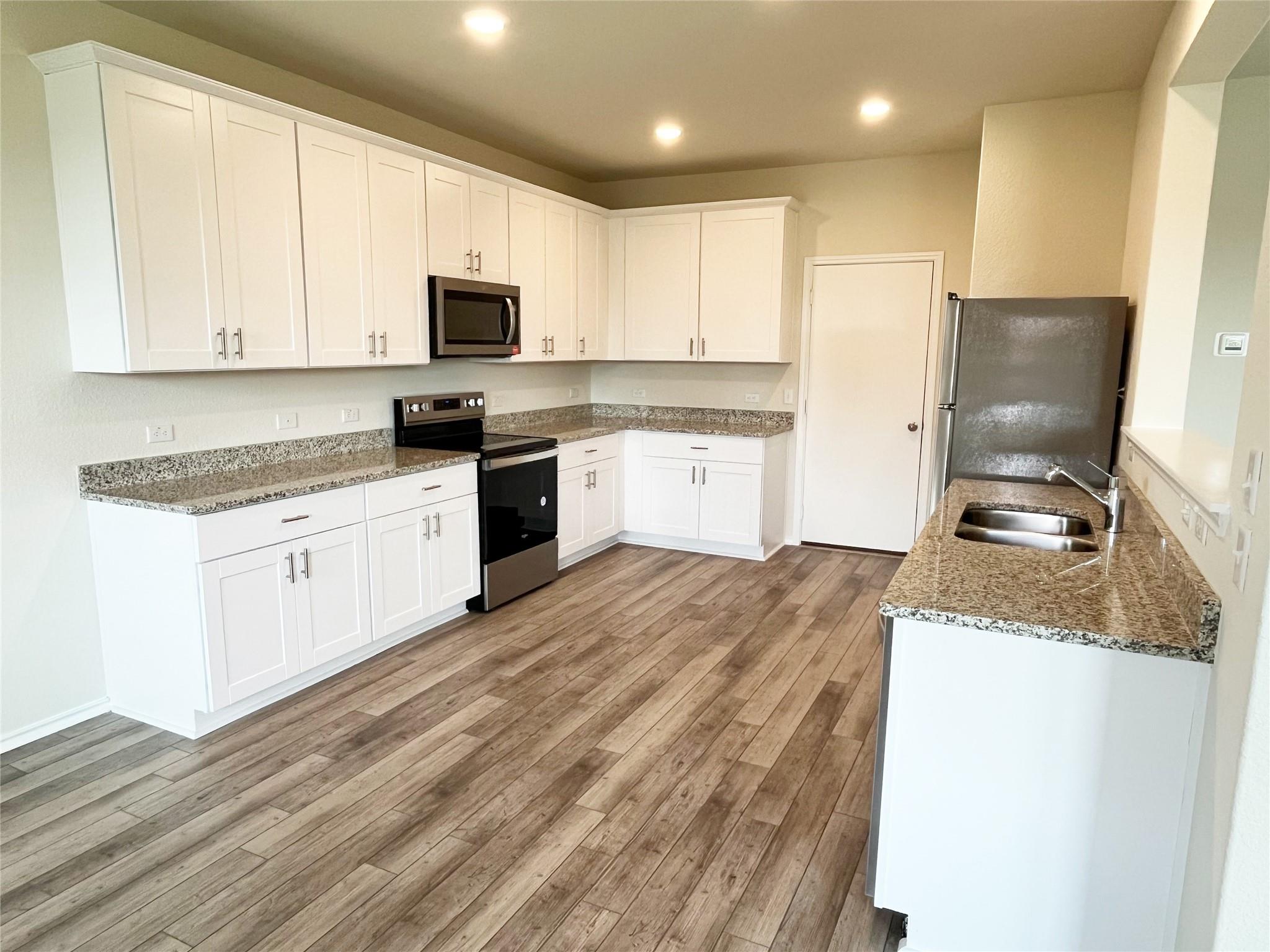 54 Pacific Loon St Leander, TX 78641