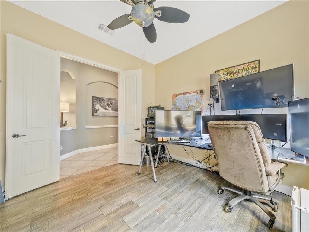 910 Wild Rose Dr Austin, TX 78737