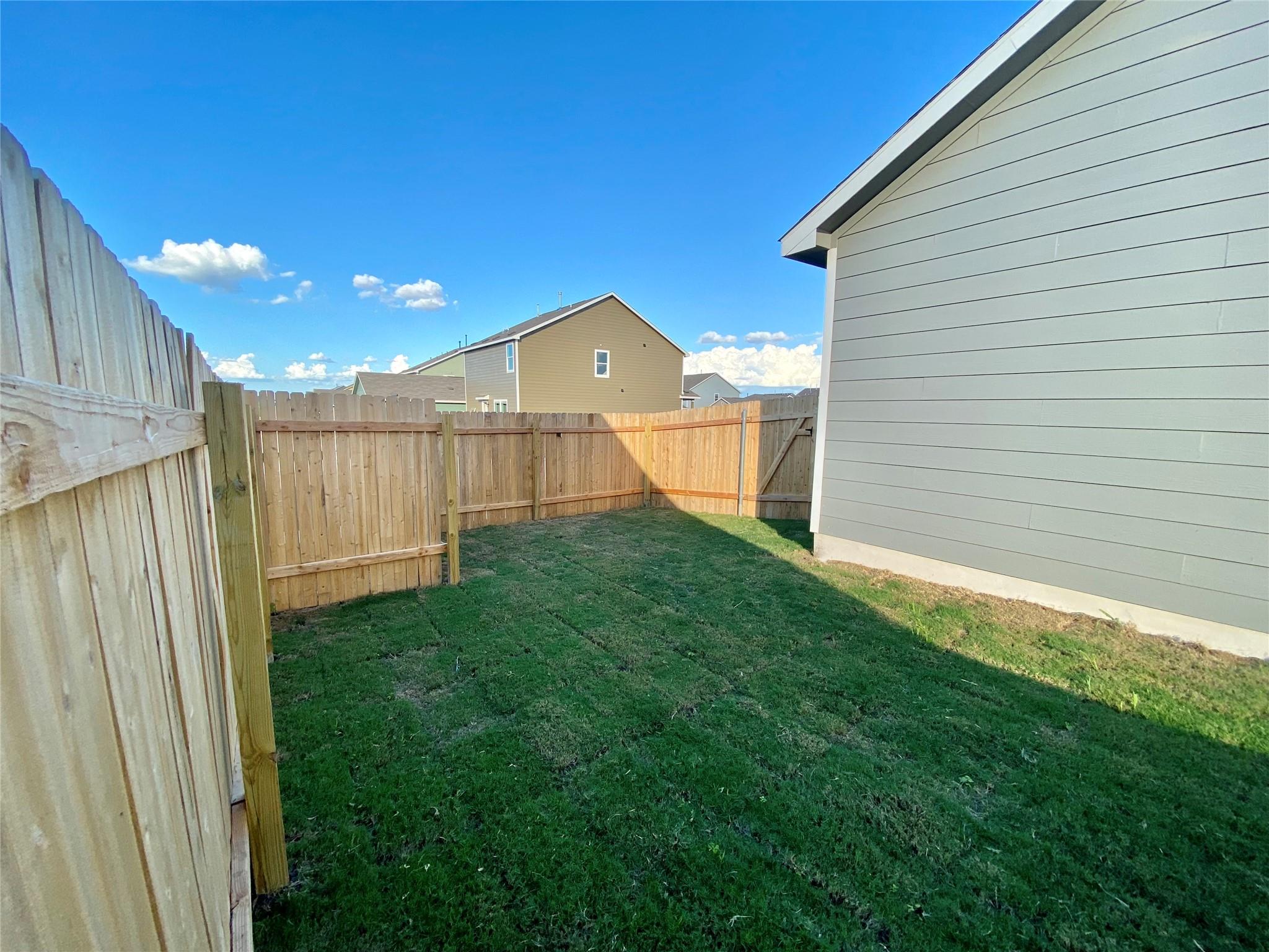 247 Mica Trl Maxwell, TX 78656