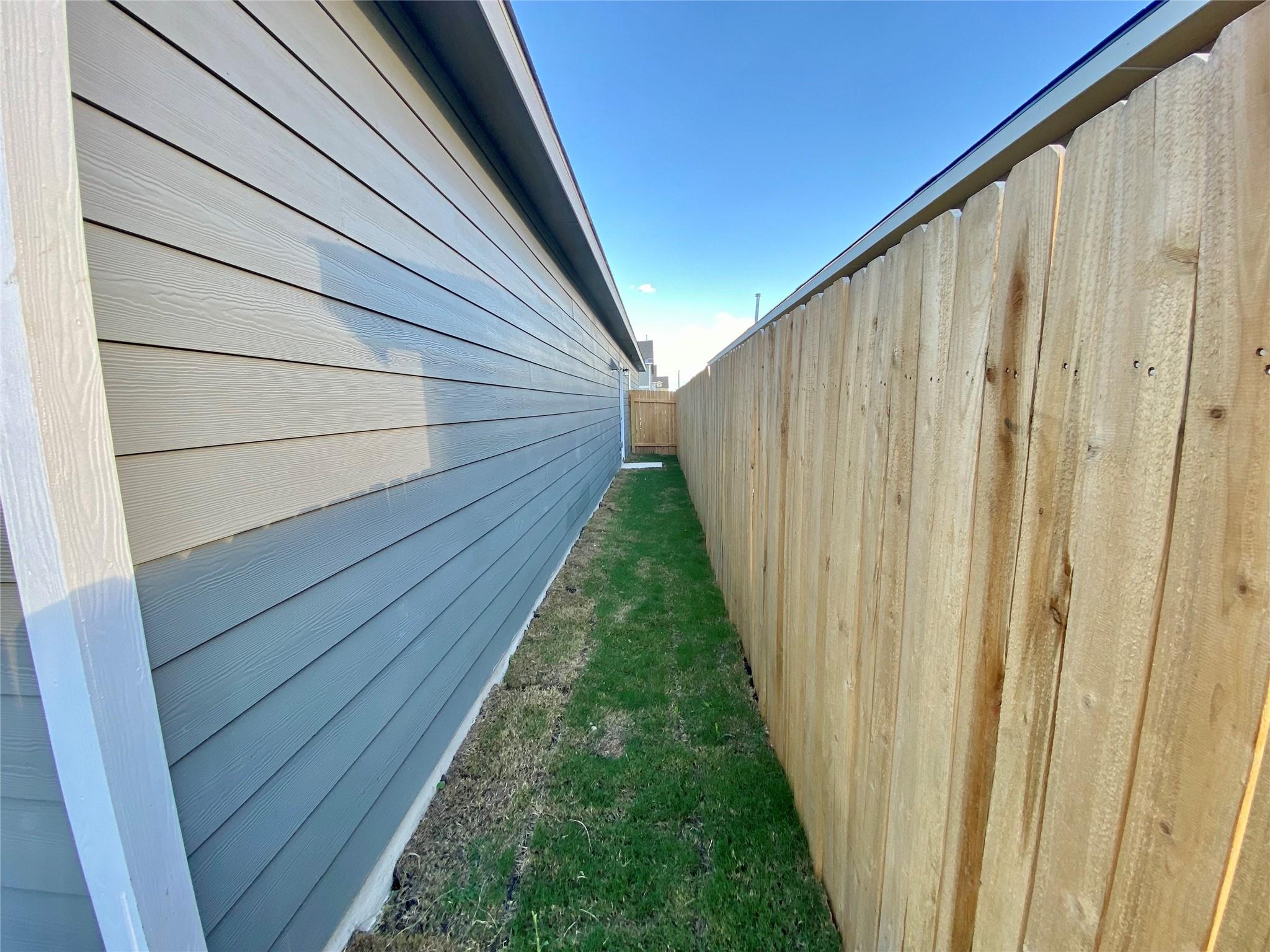 247 Mica Trl Maxwell, TX 78656