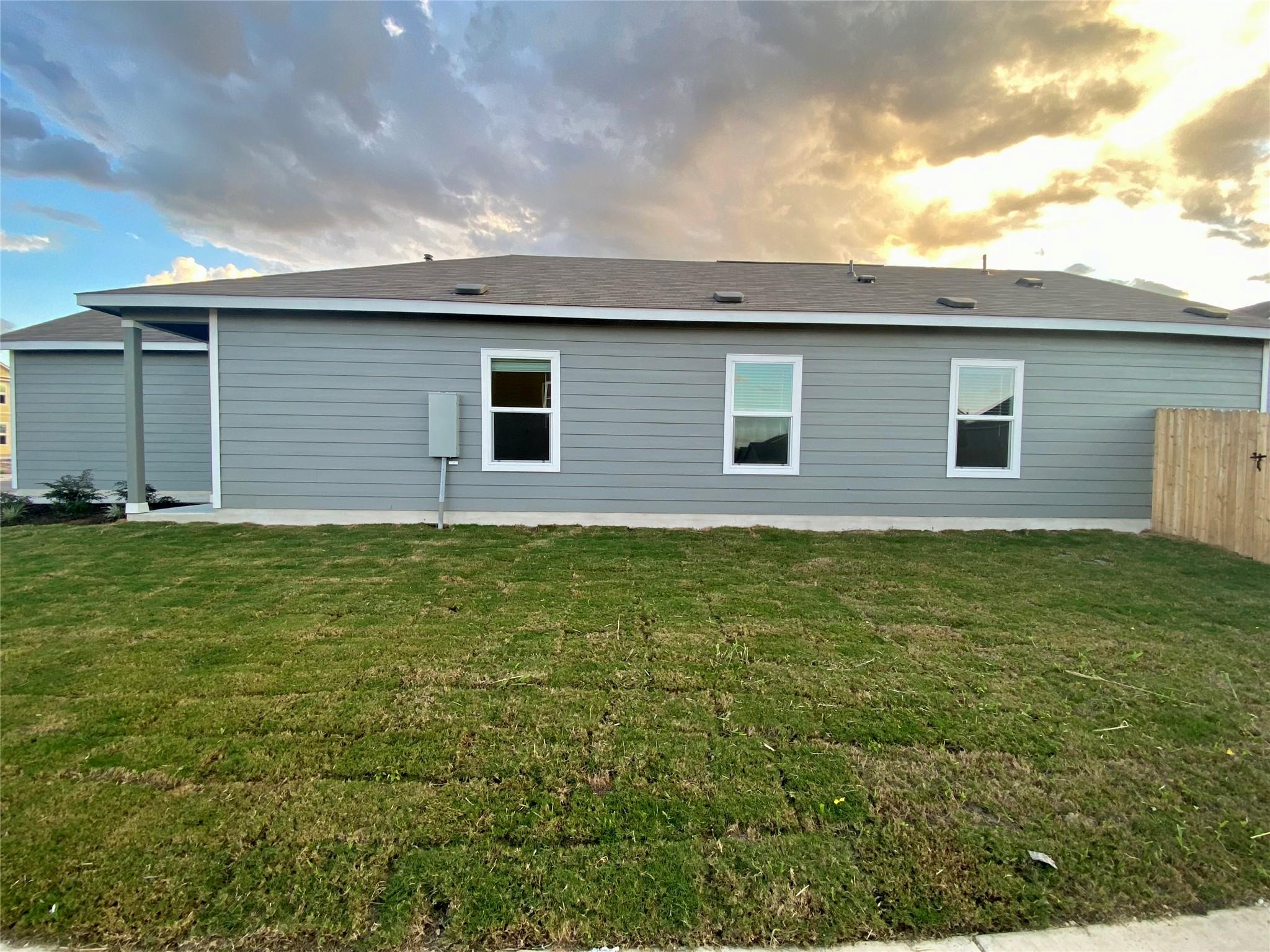 247 Mica Trl Maxwell, TX 78656